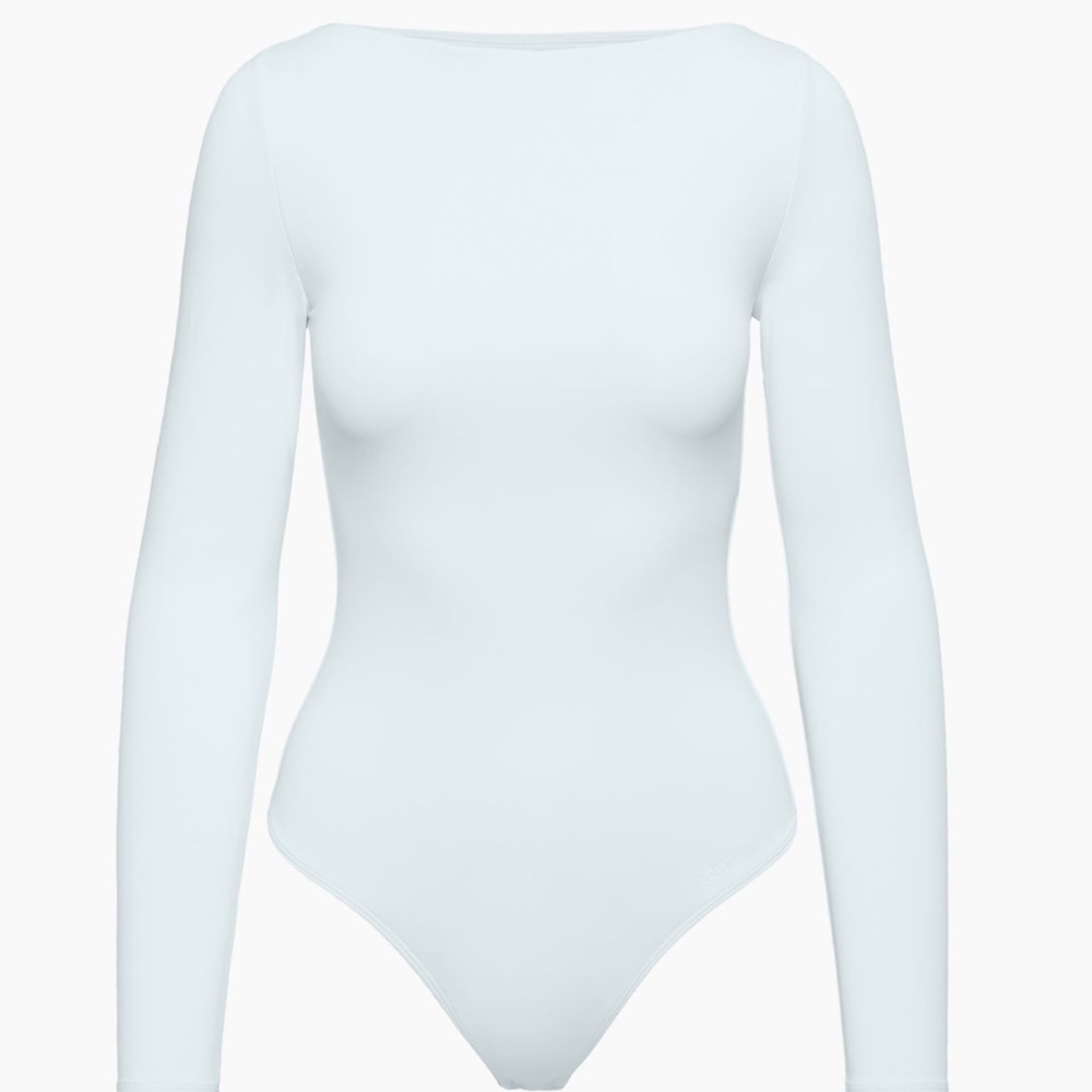 Aritzia Contour Whitney Bodysuit